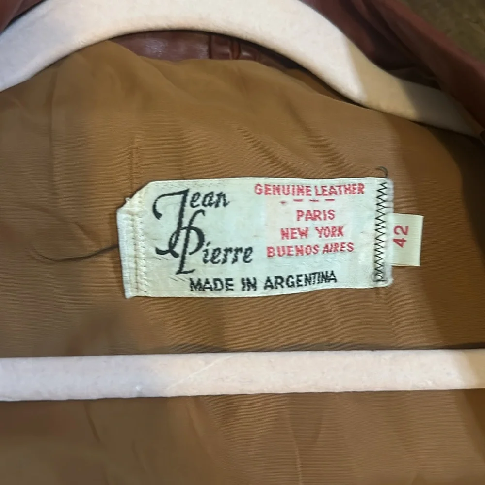 True Vintage Red Leather Jacket Size 42
Would fit M-L - Picture 3 of 4